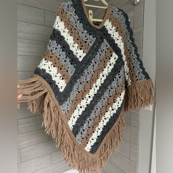 MASSIMO DUTTI SIZE SMALL CROCHET PONCHO ITALIAN YARN ALPACA WOOL BLEND FRING - Picture 10 of 10